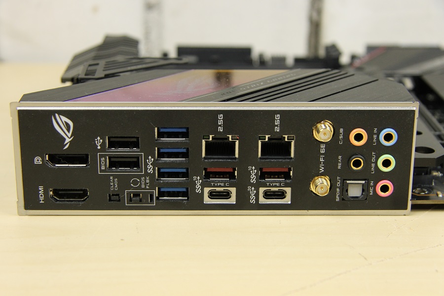 https://www.rooieduvel.nl/reviews/Asus/Z590E-Gaming/Pics/IMG_1056.JPG
